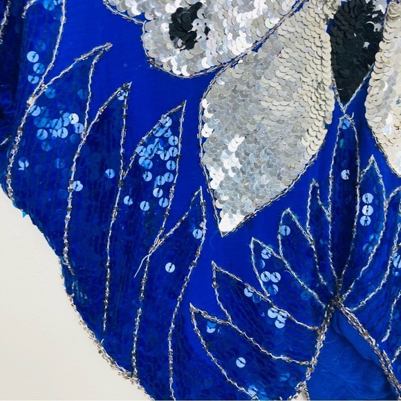 Vintage 80 silk sequined butterfly top. Silver and cobalt/royal blue sequins. - Picture 5 of 6